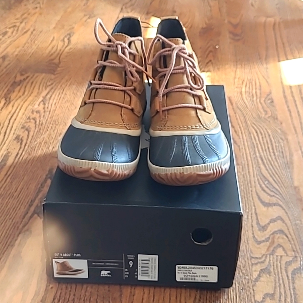 Sorel Women's Out N About rain boots